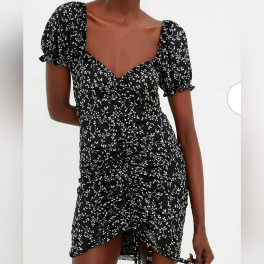 Trendyol Black and White Ruched Puff Sleeve Mini Dress